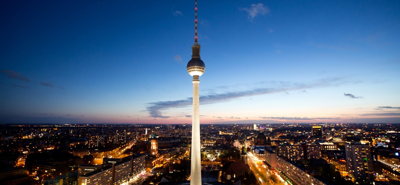 Berlin, Alexanderplatz: Valami történjen már!