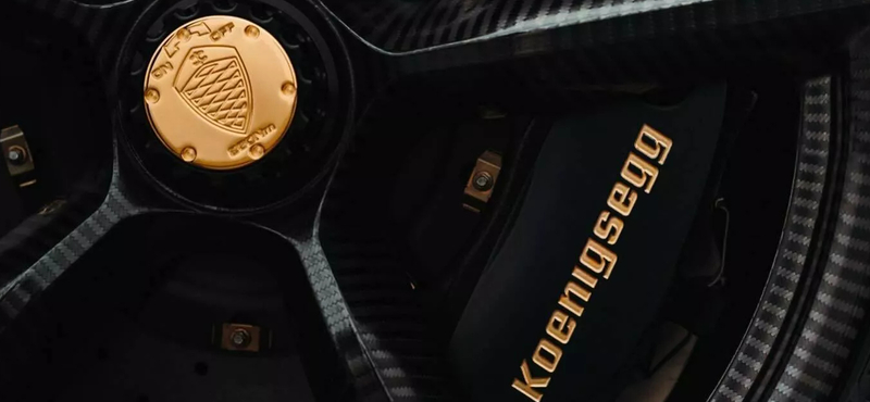 24 karátos arany csillog a legújabb 1600 lóerős Koenigsegg hiperautón