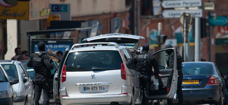 Túszokat ejtettek egy toulouse-i bankban