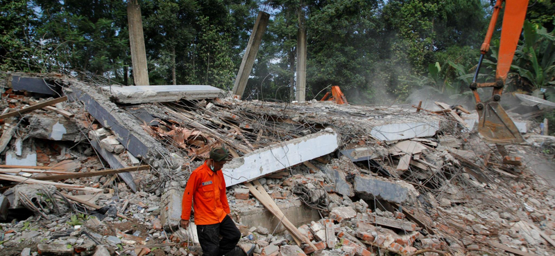 Földrengés Indonéziában: attól féltek, megismétlődik 2014 – képek