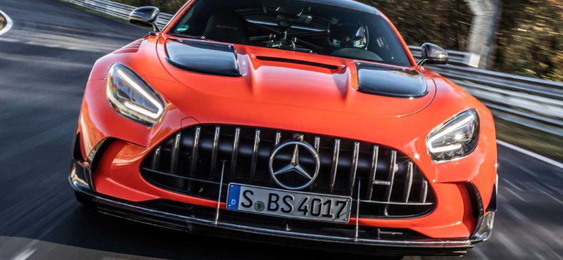 Dubajba került a 730 lóerős Mercedes-AMG GT Black Series első példánya