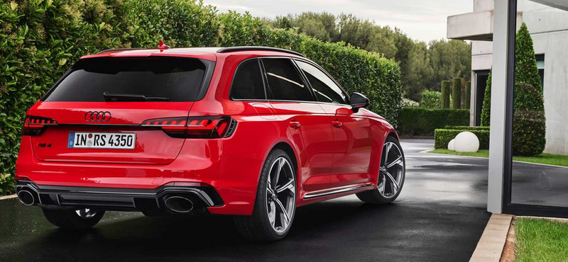 450 lóerős sportkombiként érkezett meg az új Audi RS4