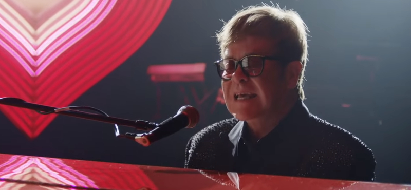 Elton John a főszereplő a karácsonyi reklámban, amit mindenki várt – videó