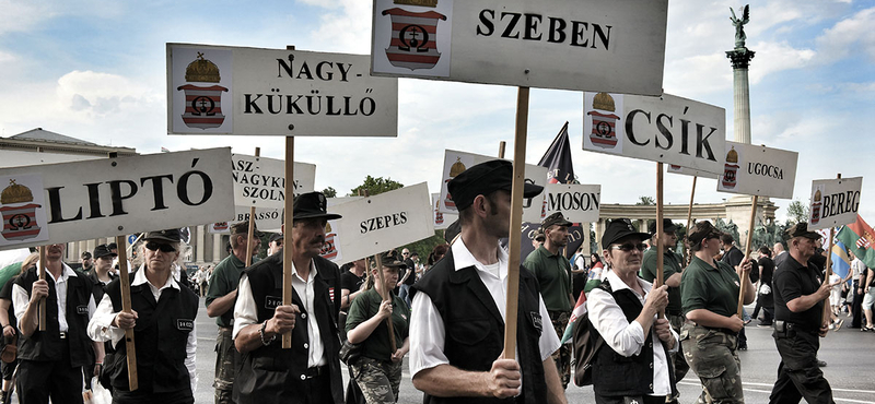 Már a Jobbik is kérdőívet postáz a választóknak