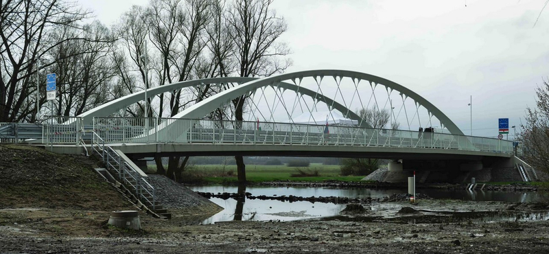 Hárommilliárdból építettek újabb hidat Magyarország és Szlovákia közé