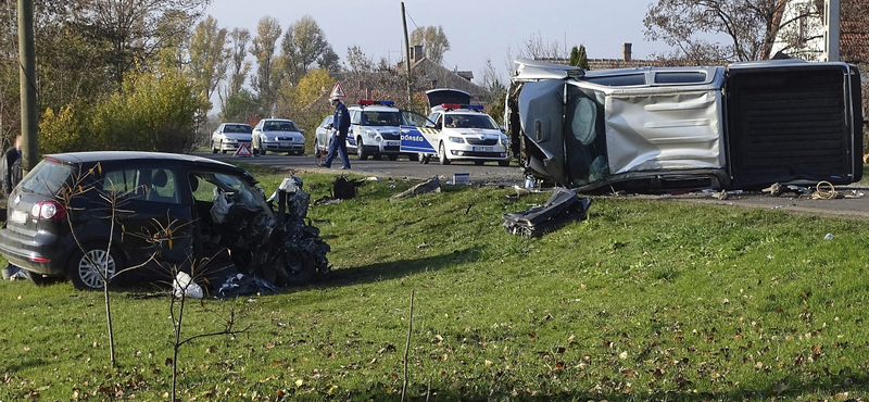 Fotó a Békés megyei halálos baleset helyszínéről