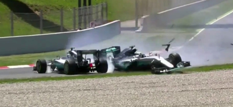 Így ütötte ki egymást Rosberg és Hamilton a spanyol GP-n – videó