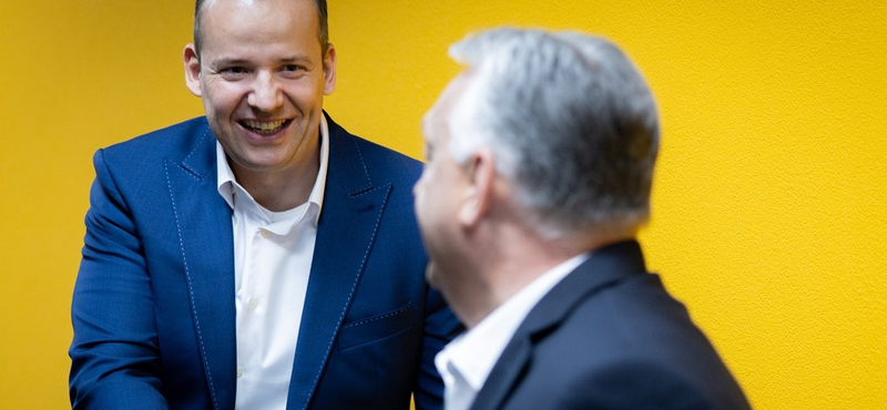 Lázár János után Orbán Viktor is a Mi Hazánk elnökével pózolt – Magyar Péter megfejtette, miért
