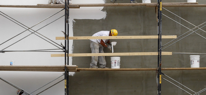 Ön mit szólna, ha három köbméter beton folyna a lakásába? 