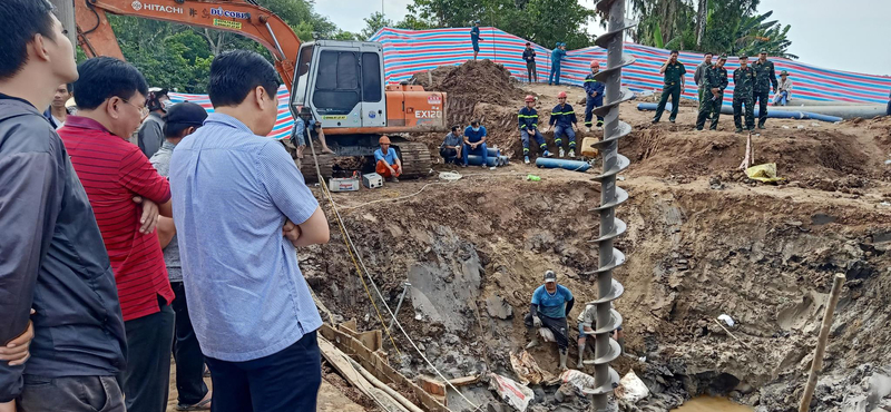 Meghalt a betoncsőbe szorult vietnami kisfiú