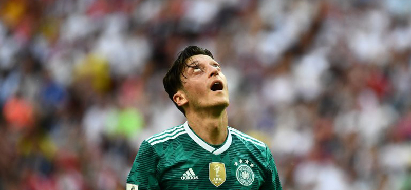 Megtörte a csendet Özil, megszólalt a kiesés után