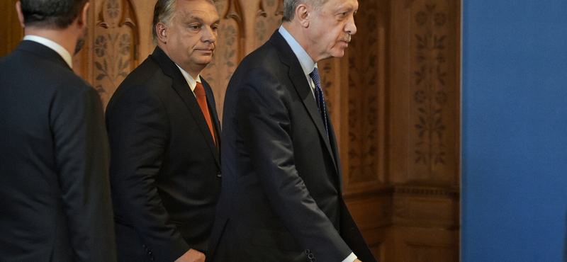 A magyarok nem nagyon örülnek, hogy Orbán Erdogannal akar kapcsolatot építeni