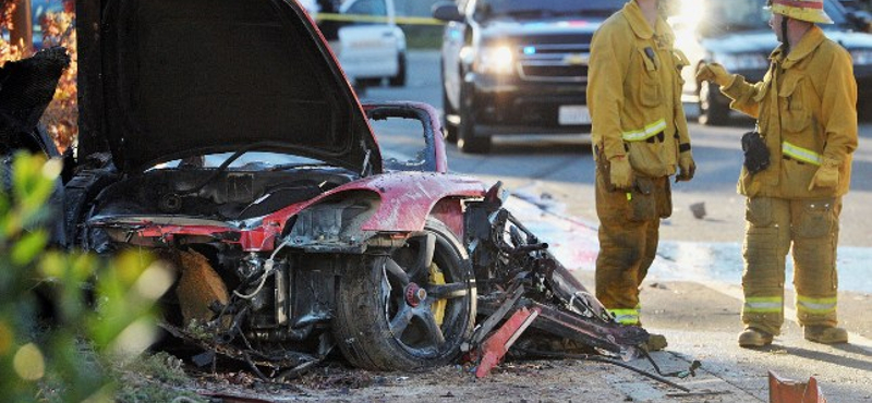 Beperelték a Porschét a Paul Walker-baleset miatt