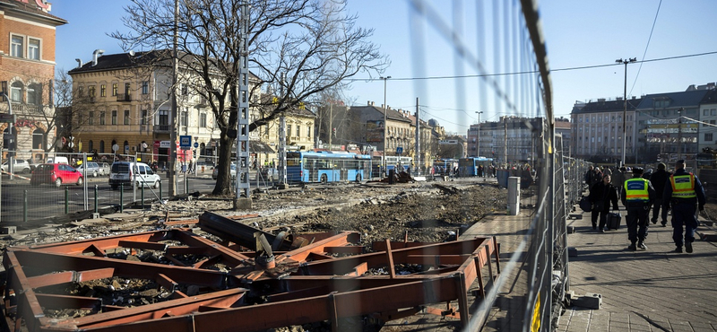 Vasárnaptól megint változik a Széll Kálmán téri felfordulás