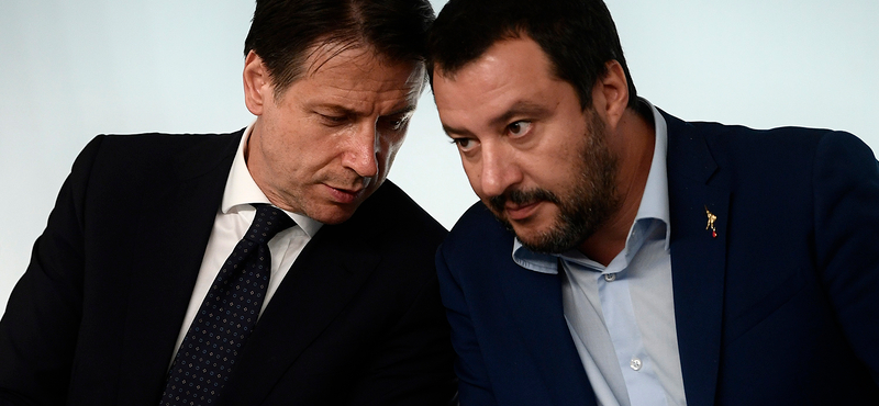 Csodafegyvernek hitte Salvini a kormánybuktatást, most mégis ő láthatja kárát