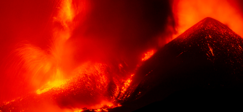 Kitört az Etna, lezárták Catania repülőterét – videó