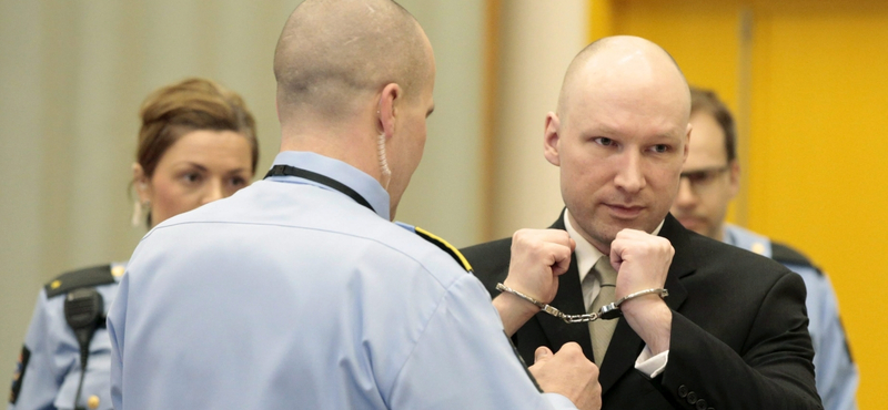 Elvesztette a pert Anders Breivik, magánzárkában marad a norvég tömeggyilkos