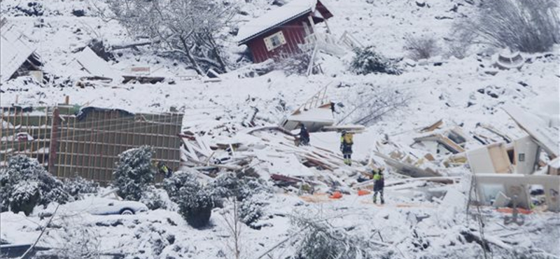 Két napja keresik a norvég földcsuszamlásban eltűnteket, egy holttestet találtak