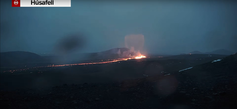 Újabb vulkánkitörés Izlandon: Élő videóban nézheti, ahogy fölbugyog a láva a Reykjanes-félszigeten