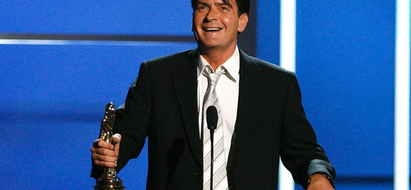 Robbant Charlie Sheen szexbombája és sokakat beteríthet