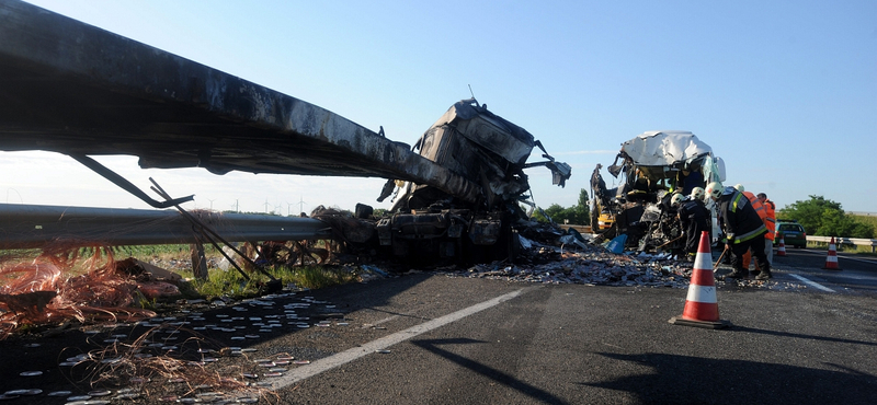 Buszt küldtek Csehországból a hegyeshalmi baleset sérültjeiért