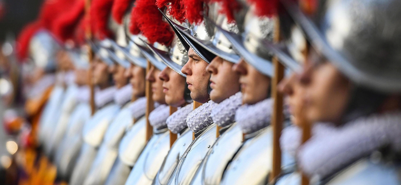 Nyomtatni fogják a svájci gárdisták sisakját