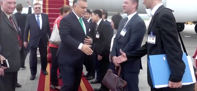 Orbán bejelentkezett Vietnamból