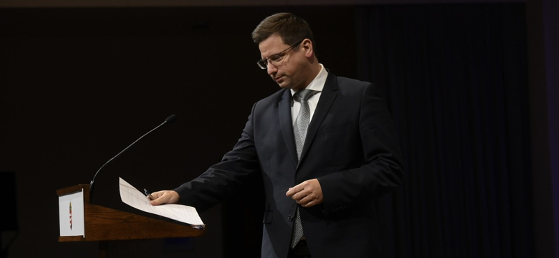 Gulyás Gergely megfejtette, miért írnak ennyit Orbánról a külföldi lapok