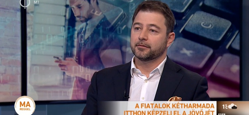 Szürreális interjúval nyitott kedden a köztévé a boldog fiatalokról