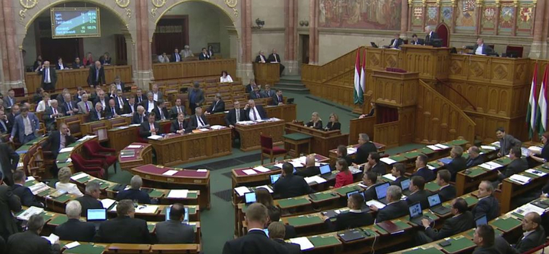 A Fidesz-KNDP-vel összefogott a Jobbik, eldőlt, hogyan adózunk 2016-ban