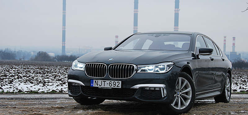 BMW 7-es sorozat teszt: de mi jöhet még, megeteti a kutyát?