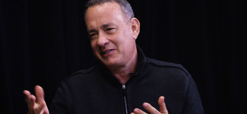 Tom Hanks felcsapott írónak, októberben jön az első könyve