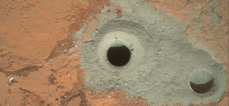 Fotó: így vett mintát a Curiosity a Marson