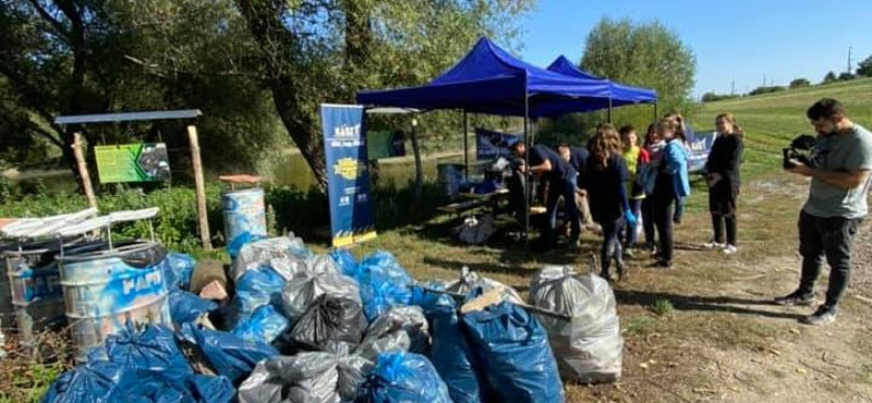 16 éve feladott palackpostát találtak szemétszedők a Szőnyi-szigeteken