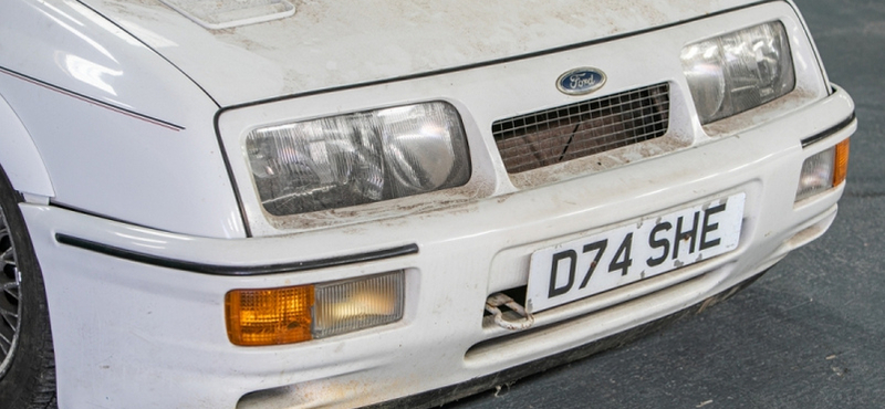 Poros pajtalelet: egy 1987-es Ford Sierra RS Cosworth várja új gazdáját