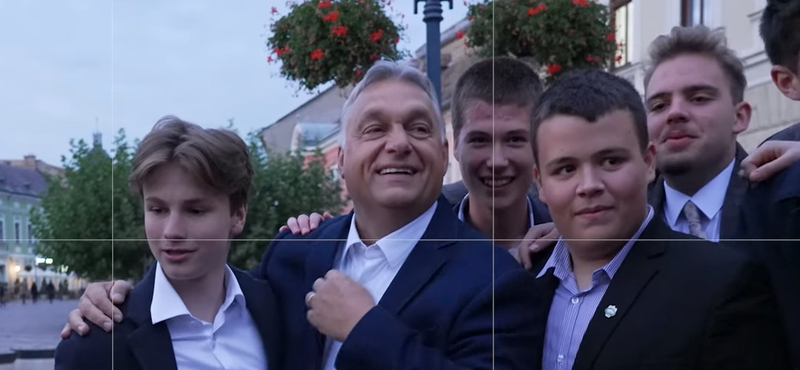 Orbán Viktor beragadt a szelfigyárba