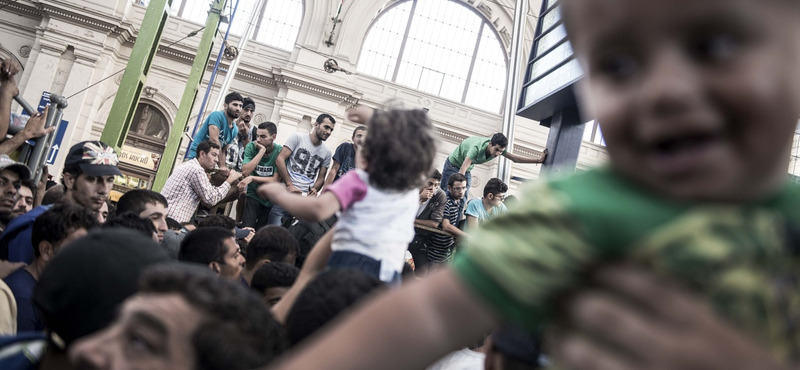 Rengeteg a gyerek a Keleti-káoszban: erre van most szükségük