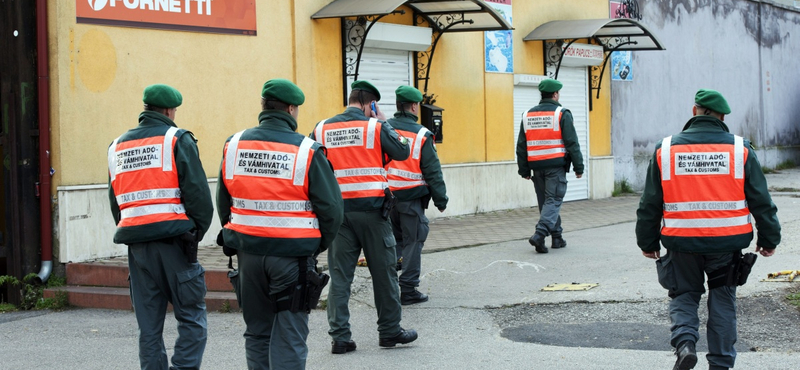 Milliárdos csődtrükk miatt csapott le a NAV egy vállalkozóra