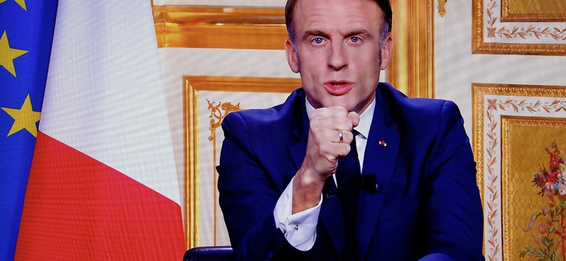 Macron televíziós beszédében kizárta, hogy lemond