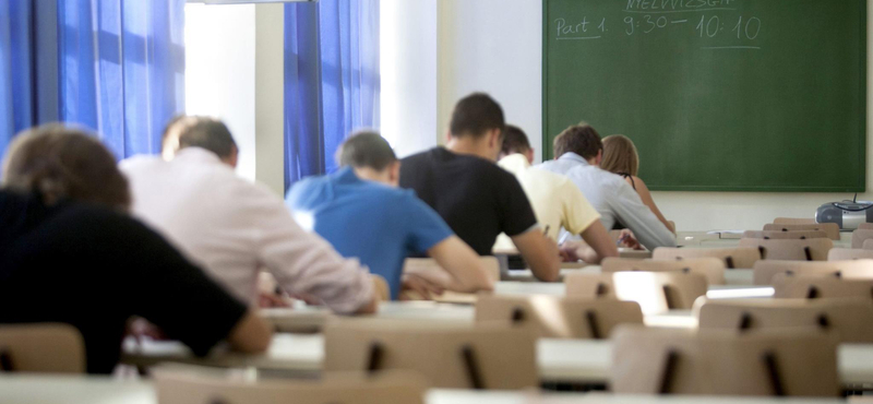 Elbuktak a nyelviskolák 20-30 ezer diákot a diplomák kiadása miatt