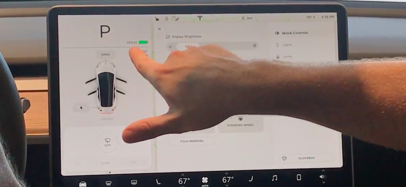 Ez nem egy hagyományos autó: ezt tudja a Tesla Model 3 legmenőbb funkciója – videó