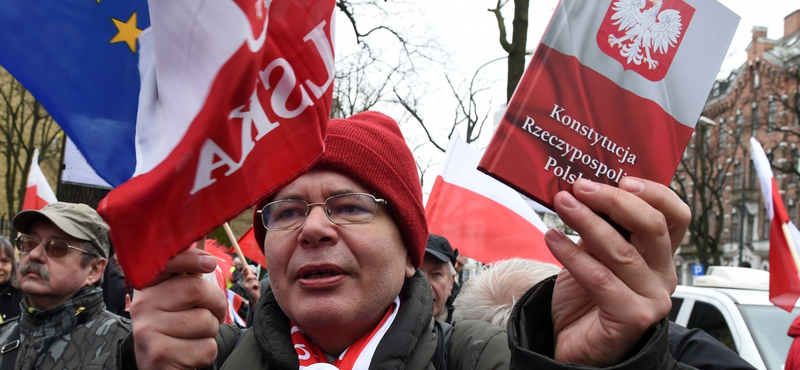 A lengyelek gyorsabban kapcsoltak nálunk