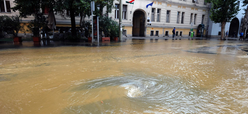 Elárasztotta a víz Szeged egy részét - fotó