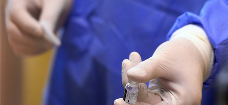 Közel 600 ezren regisztráltak eddig a koronavírus elleni oltásra