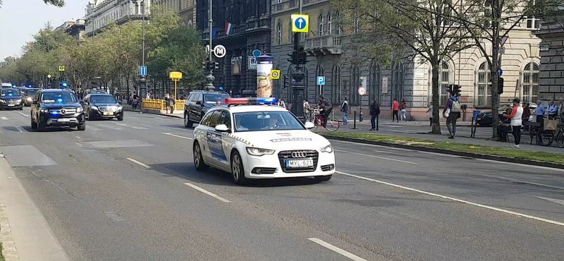 Egy teljes percen át vonult kameránk előtt Erdogan konvoja Budapesten – videó