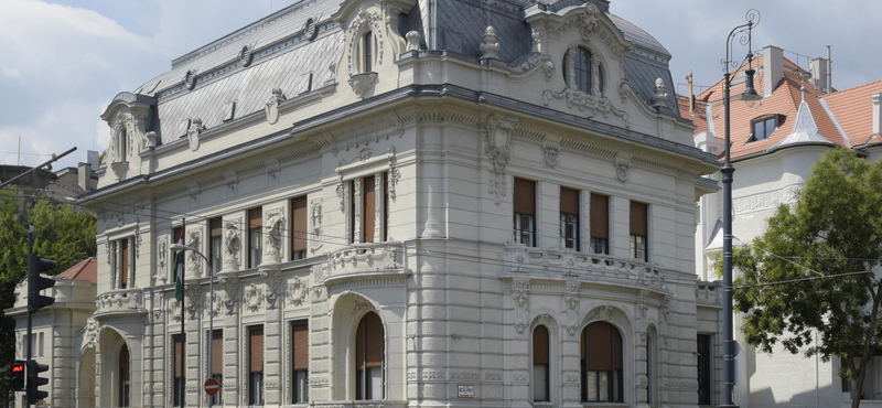 A Fidesz és az FTC székházában megjelenő vállalkozókkal folytatott tárgyalások miatt emelt vádat az ügyészség