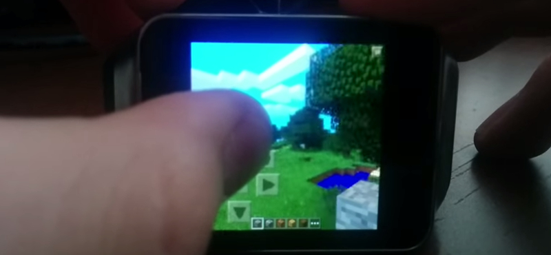 Érdekes videó: ilyen, amikor egy okosórán fut a Minecraft