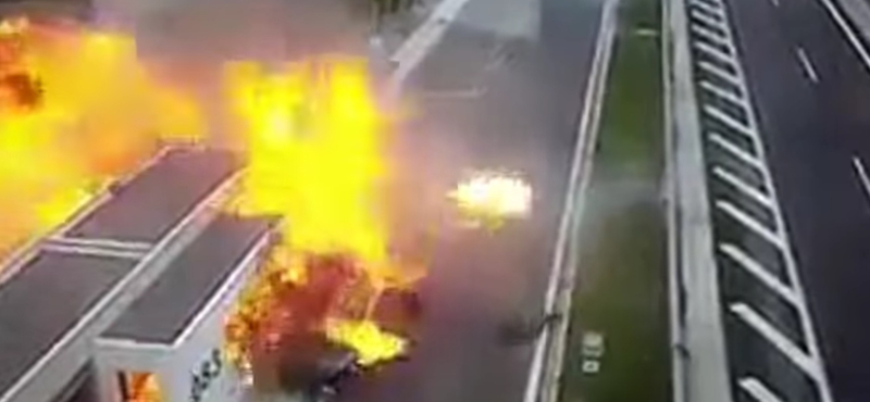 200+ km/h-nál szállt el a Porsche, halálos balesetet okozott – videó