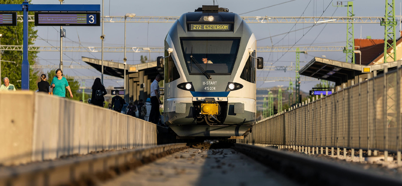 Buszokkal pótolták a MÁV-járatot, mert lebetegedett a mozdonyvezető