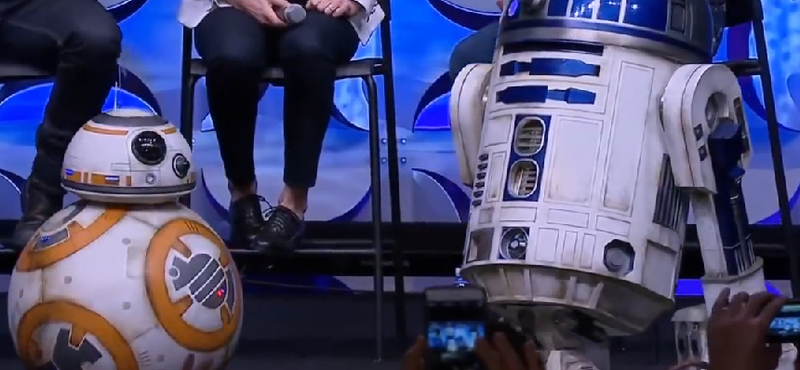 Videó: Élőben is bemutatkozott a Star Wars híres "labda-droidja", BB-8